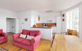 Stunning Georgian Apartment In Central Bath